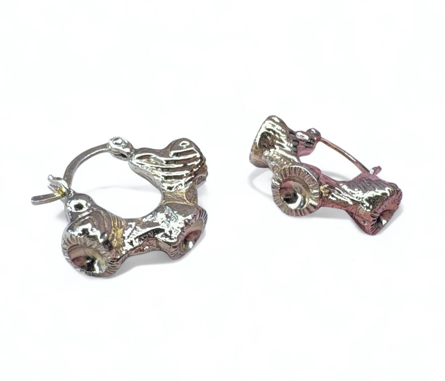 -C-U-R-V-I-L-I- Silver Earrings -