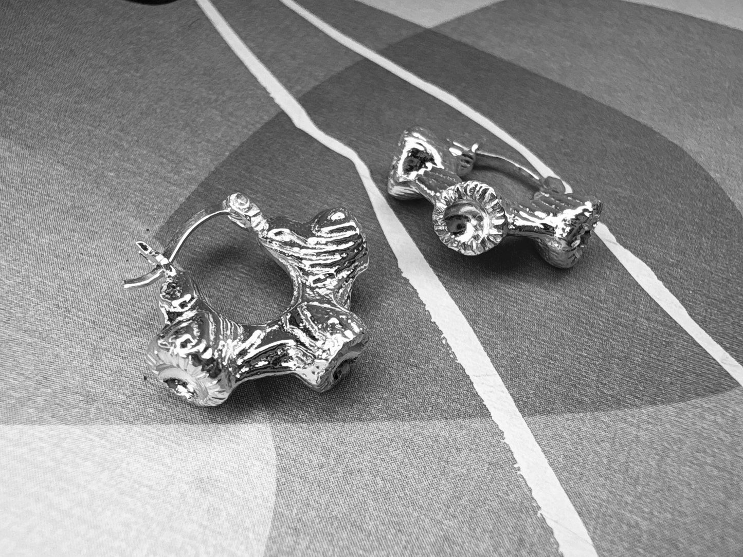 -C-U-R-V-I-L-I- Silver Earrings -