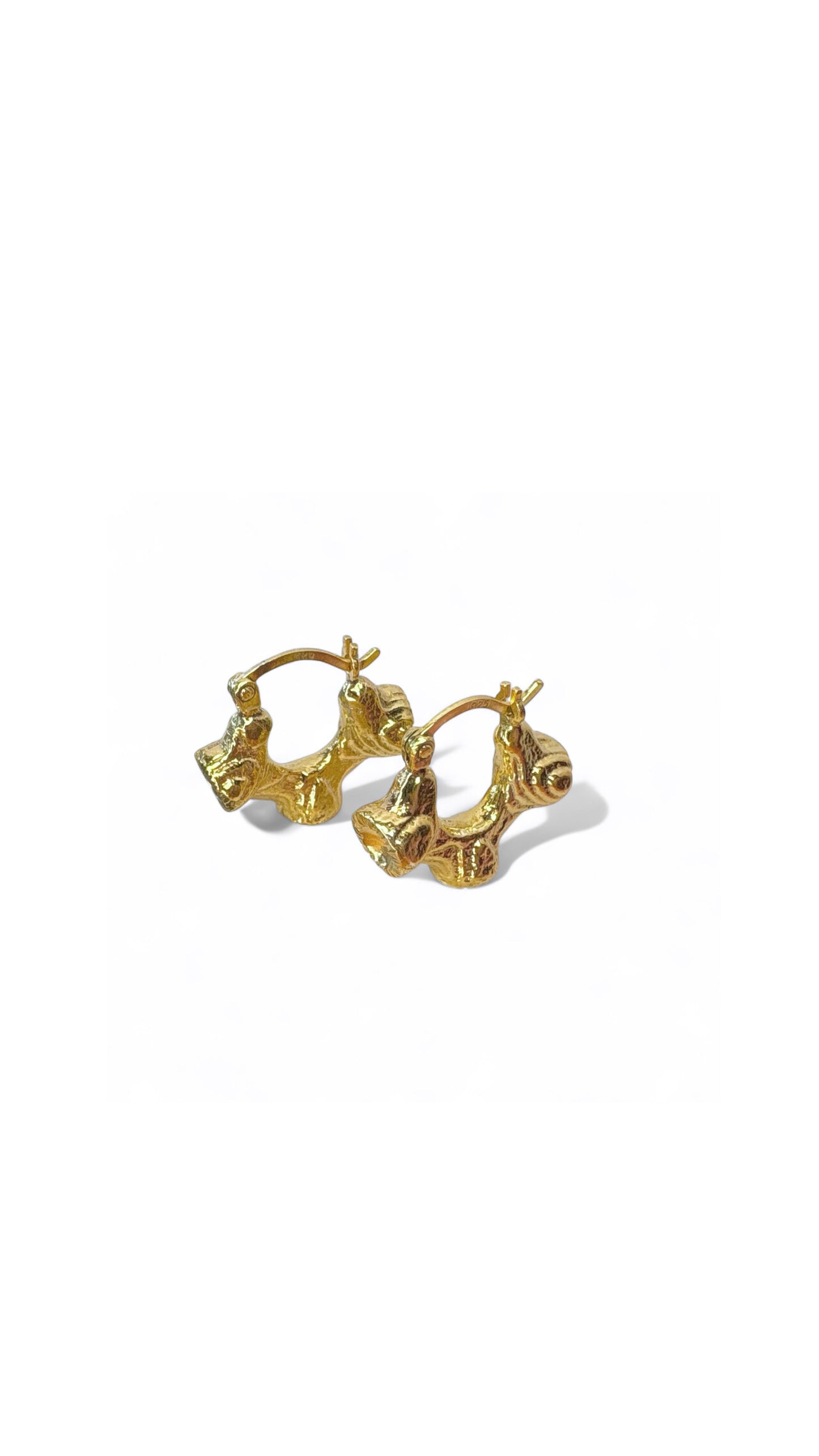 -C-U-R-V-I-L-I- Gold Earrings -